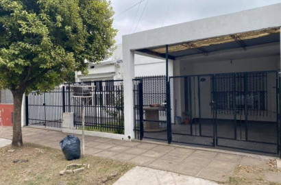 Imperdible!!!! hermosa propiedad Casa amplia en barrio la florida...!!! VENTA O PERMUTA - APTA CRÉDITO HIPOTECARIO....!!